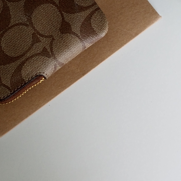 ♦Coach VTG Corner Zip Wristlet F58035-Khaki & Dark Turquoise- Brand New With Tag - Picture 11 of 16